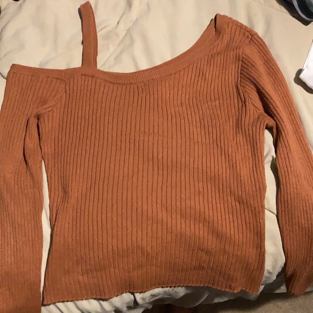 Cute orange top